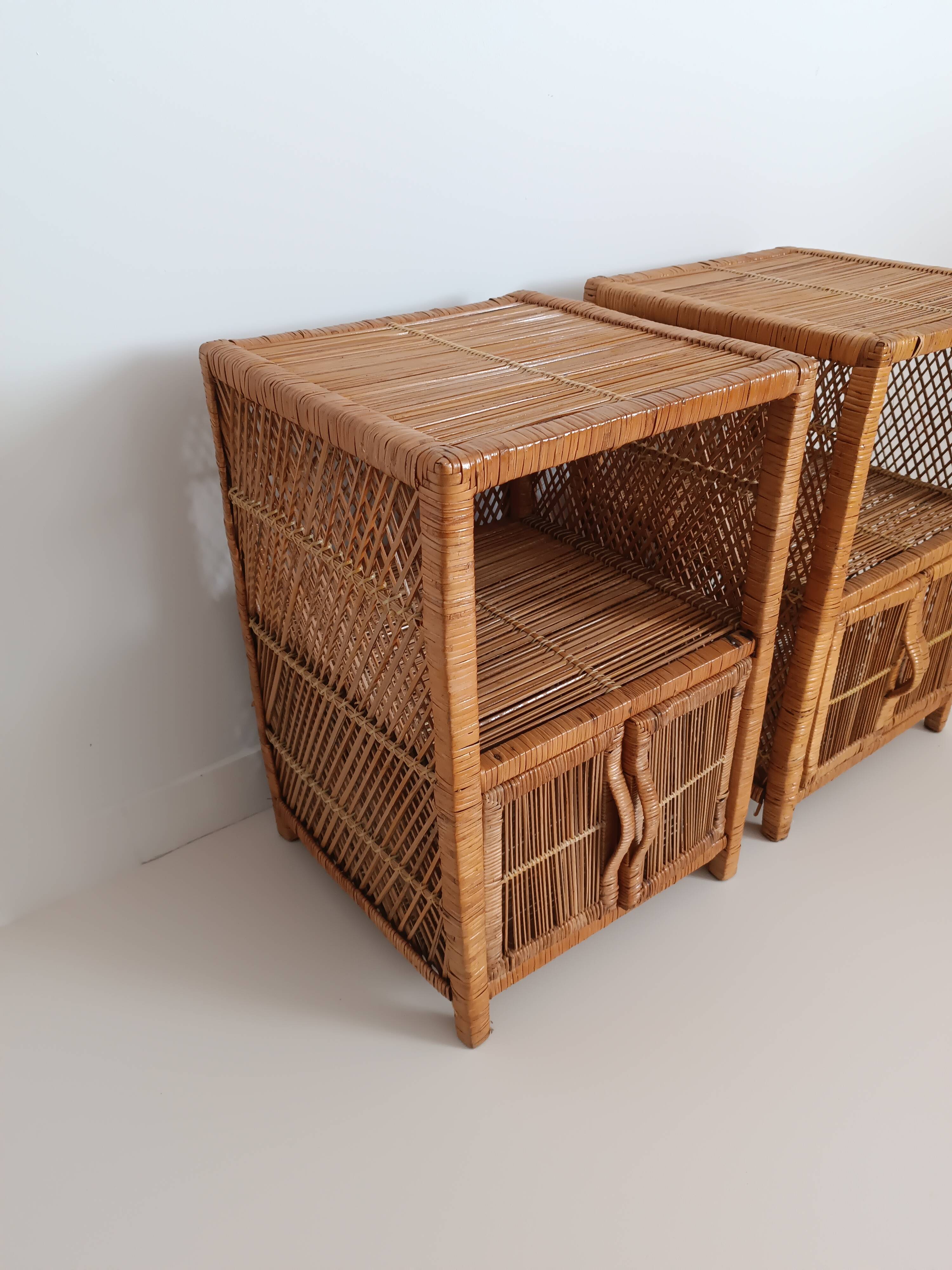 Paire de chevets en rotin vintage