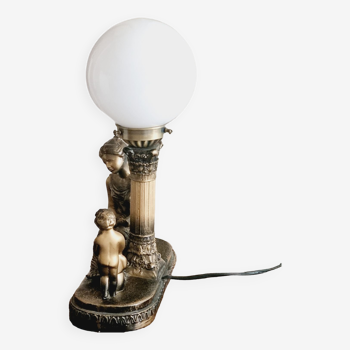 Lampe chérubins et globes opalin