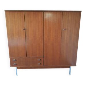Armoire vintage scandinave - lignes