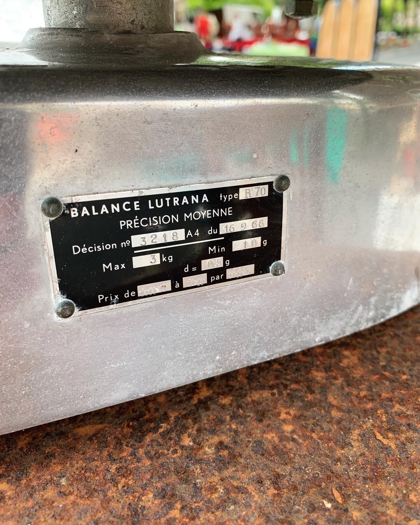 Lutrana grocer's scale