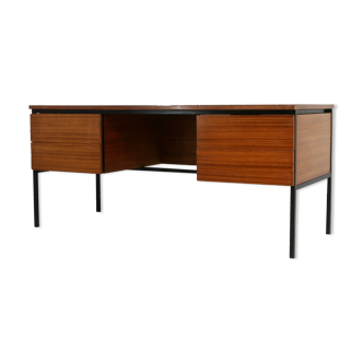 Desk 620 by Pierre guariche, Huchers Minvielle, France, circa 1955