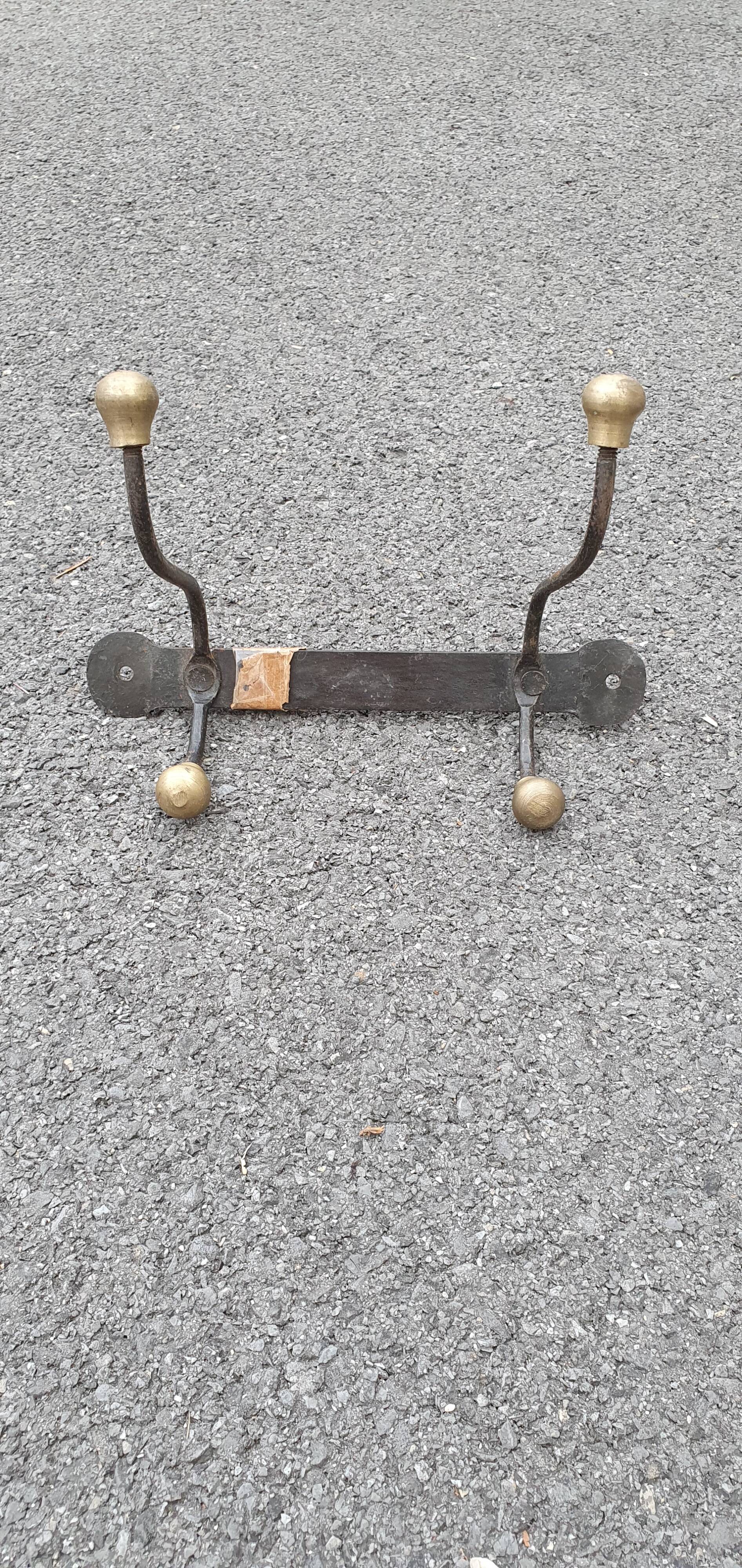 Double hook golden tips