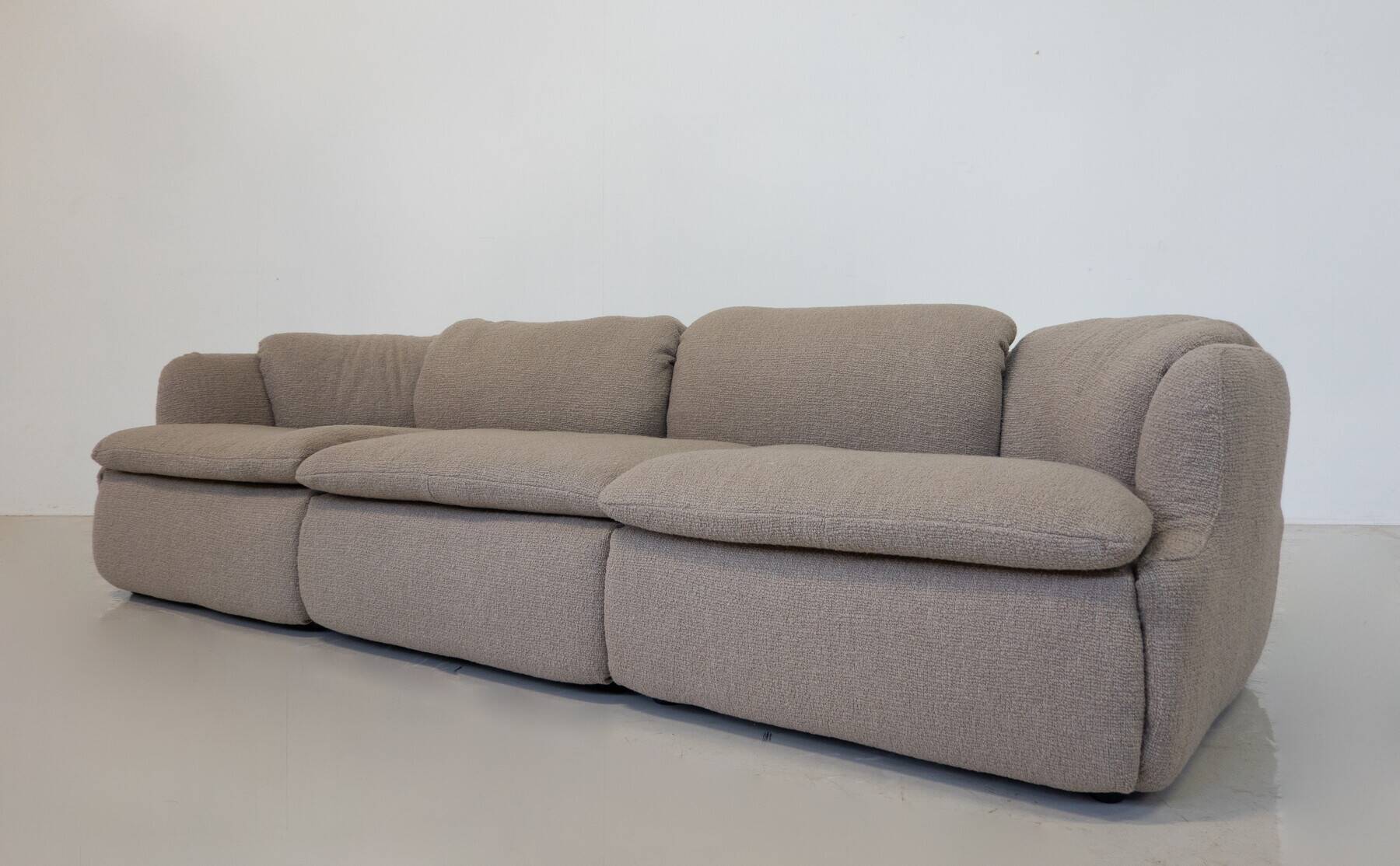 Confidential Seating Set by Alberto Rosselli for Saporiti, Beige Boucle Fabric, Italy, 1970s