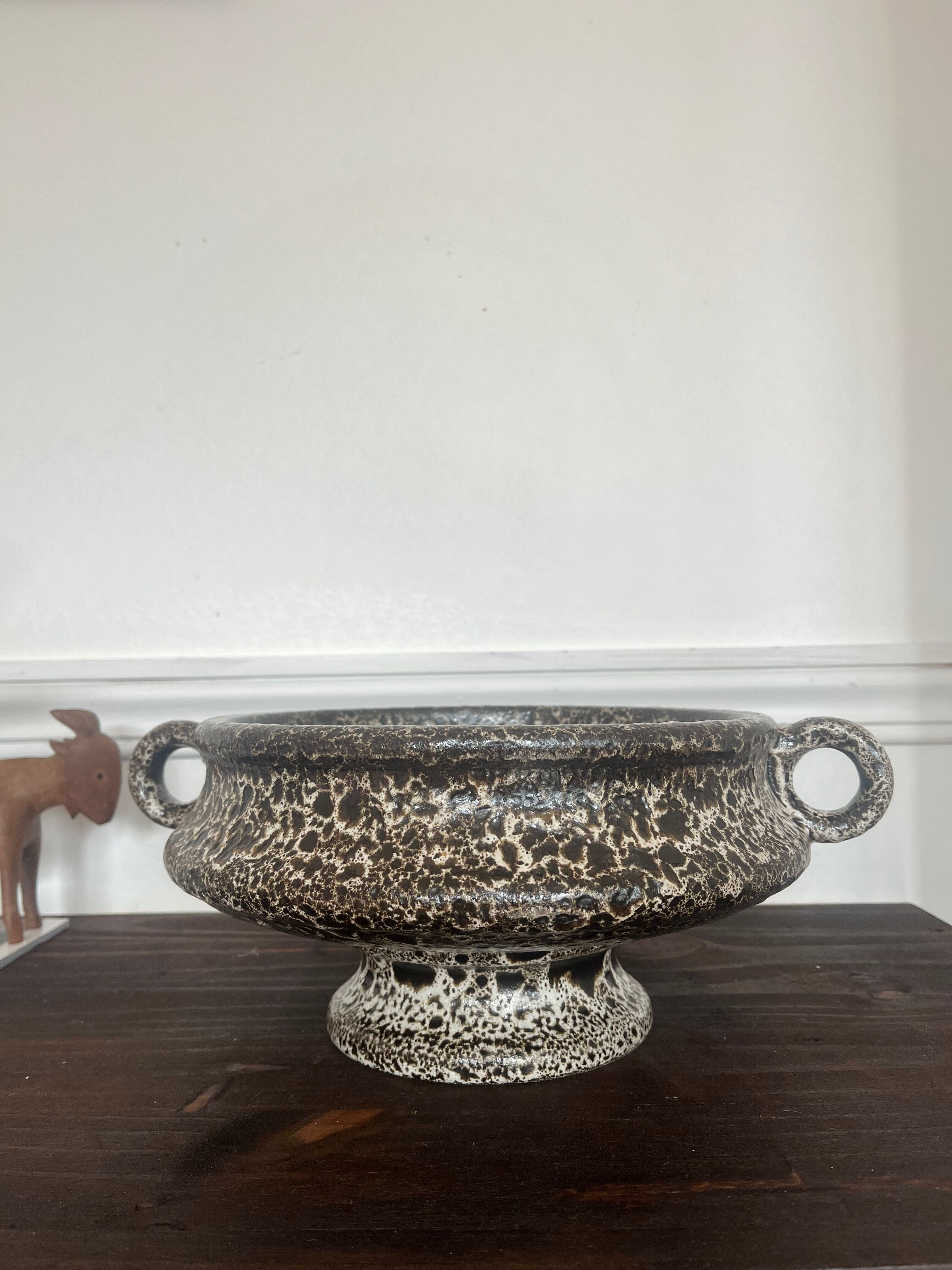 Ceramic fat lava vase