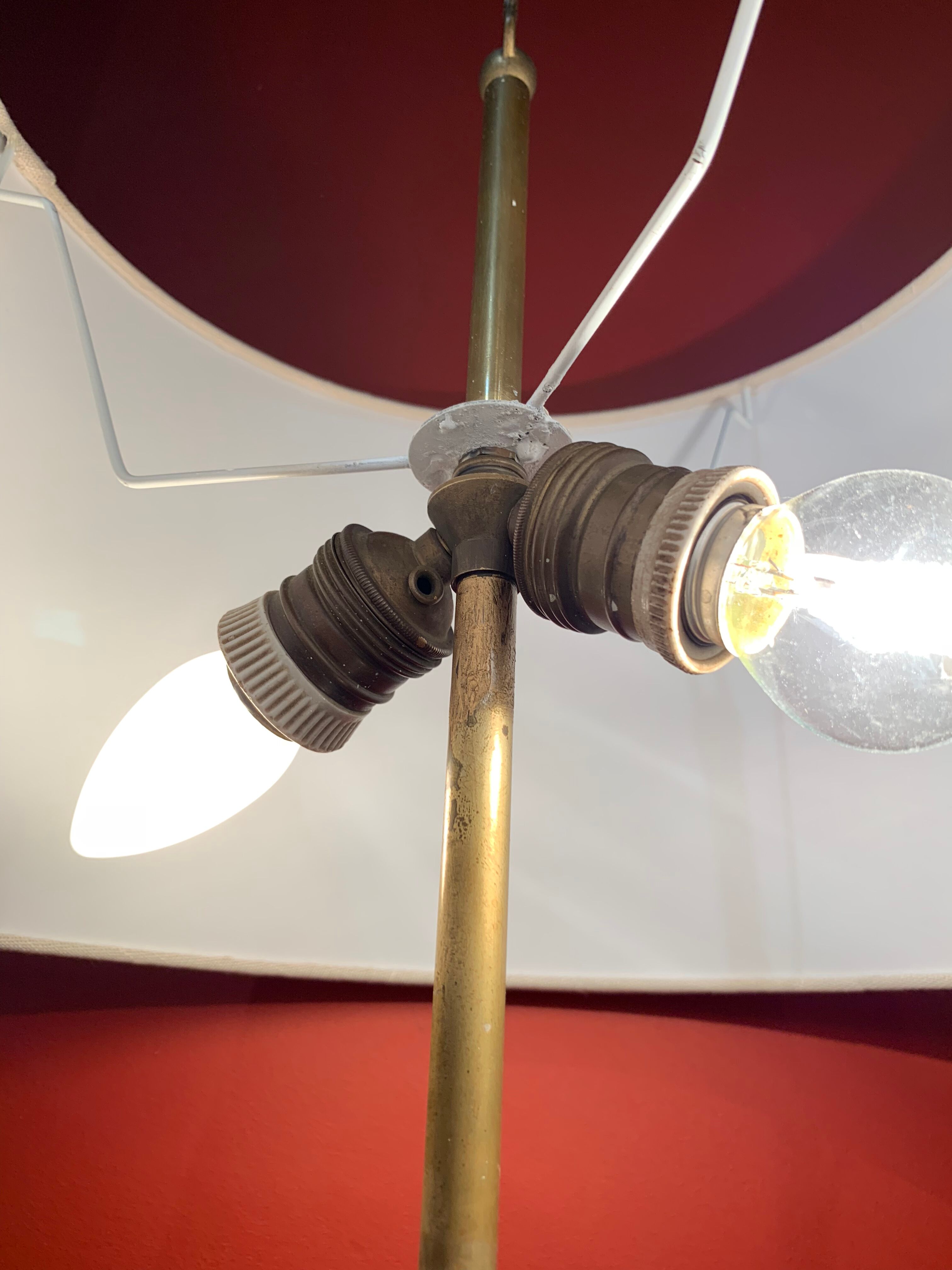 Métal argent néoclassique de lampe