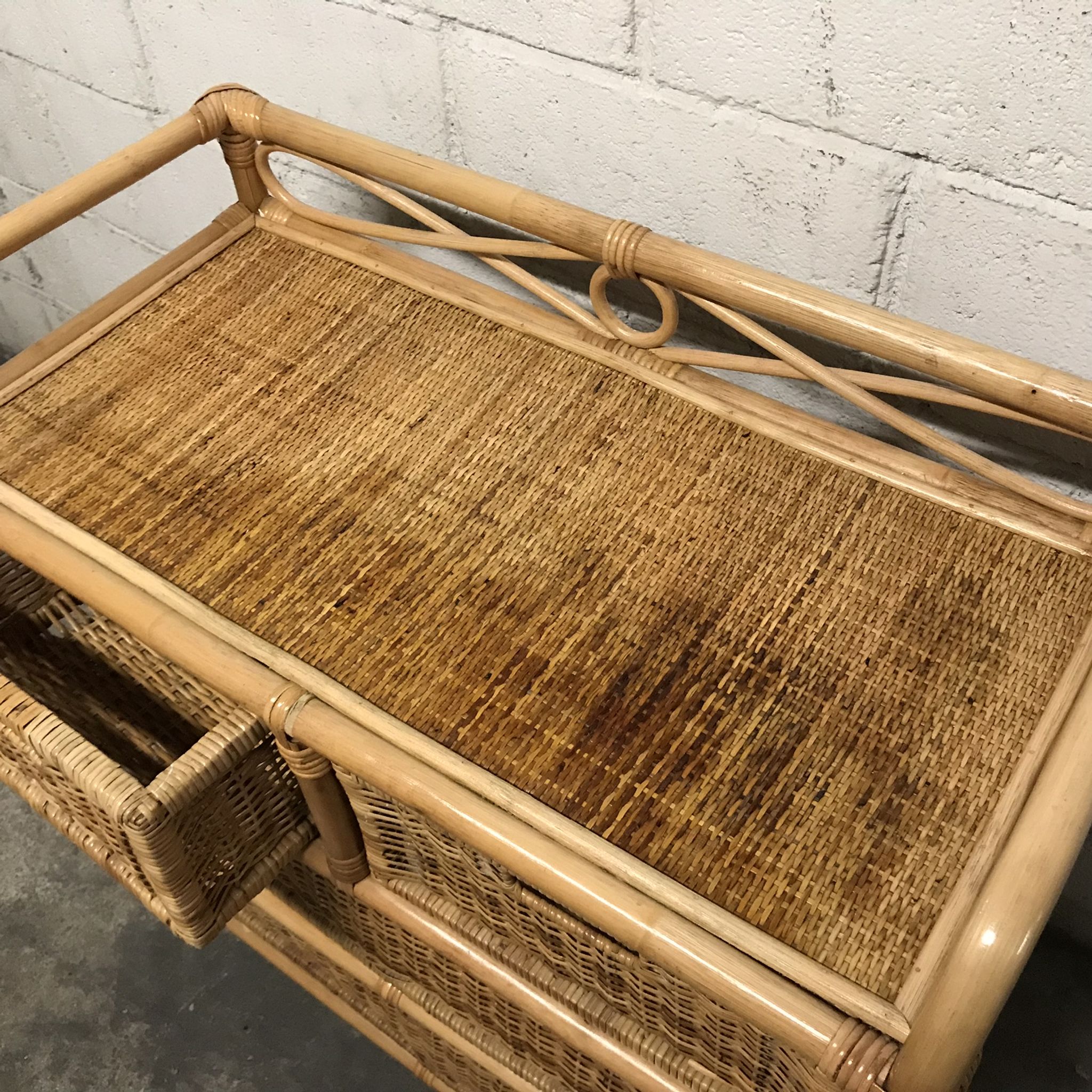 Commode vintage en osier/rotin et bambou 2 grands et 2 petits tiroirs