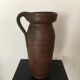 Vase-pichet artisanal en grès. formes irrégulières