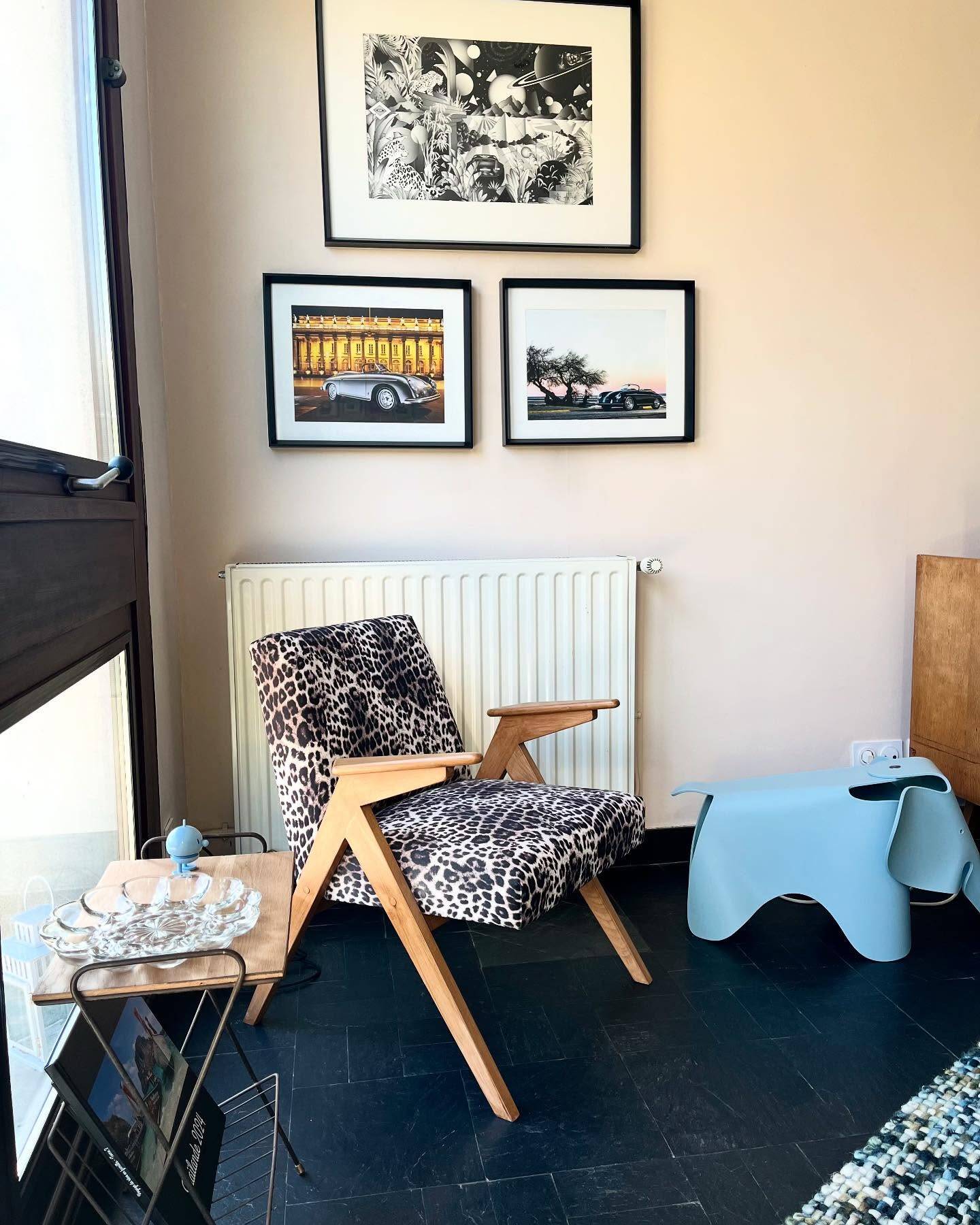 Mottled yellow Bunny chair