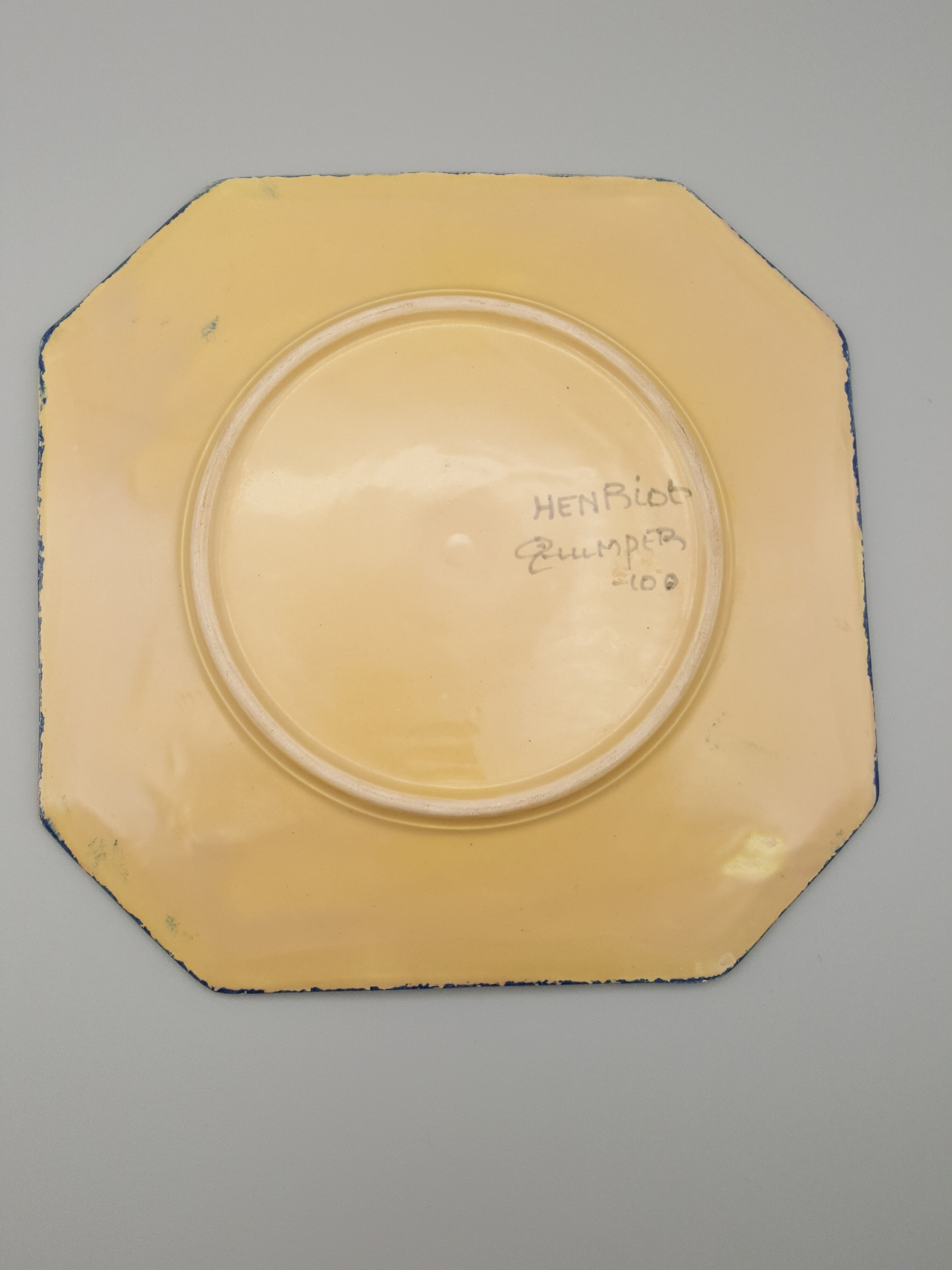 cups with octagonal saucers Henriot Quimper flower decoration leaves flowers