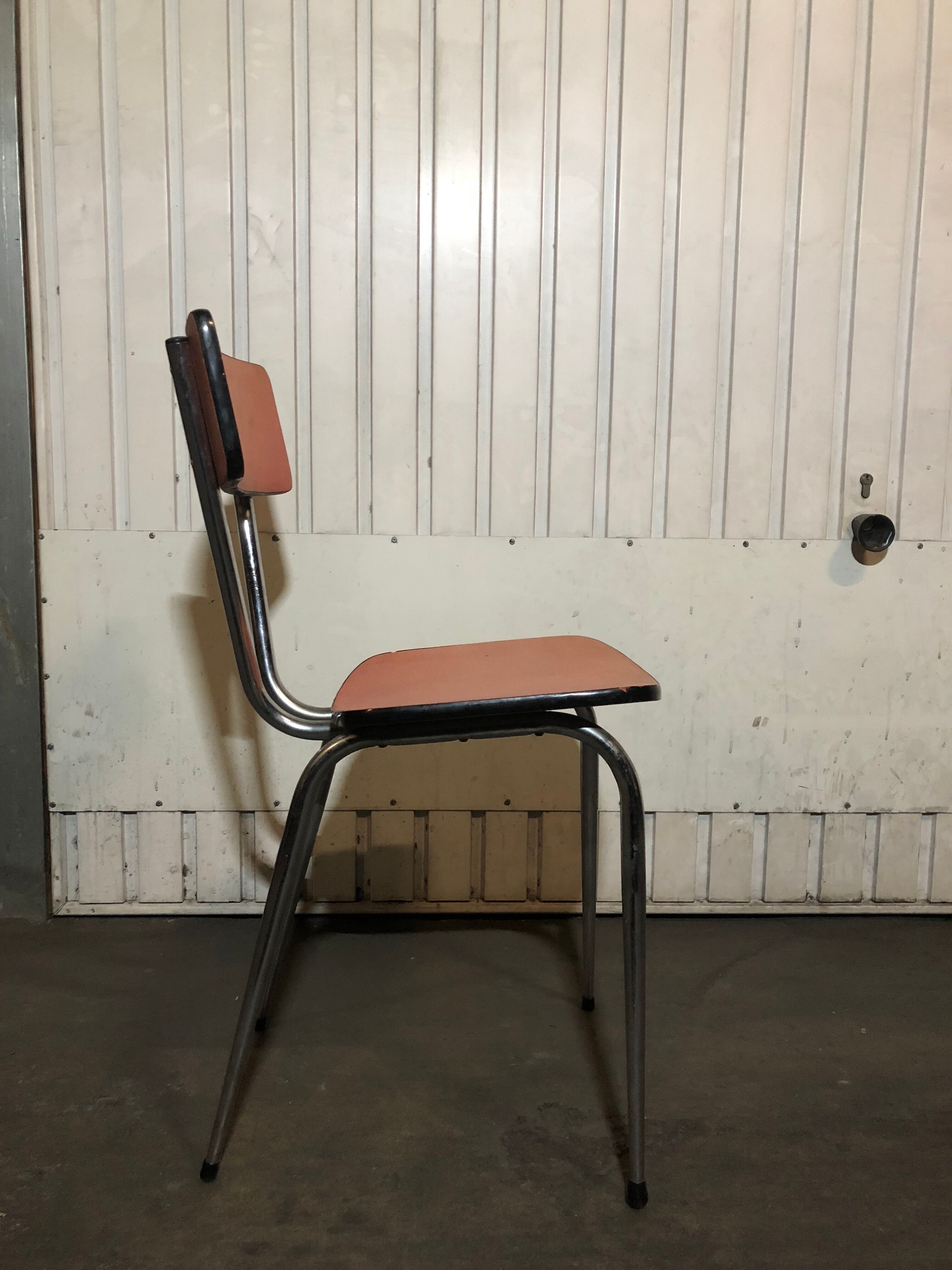 Set of 2 formica coral speckled chairs