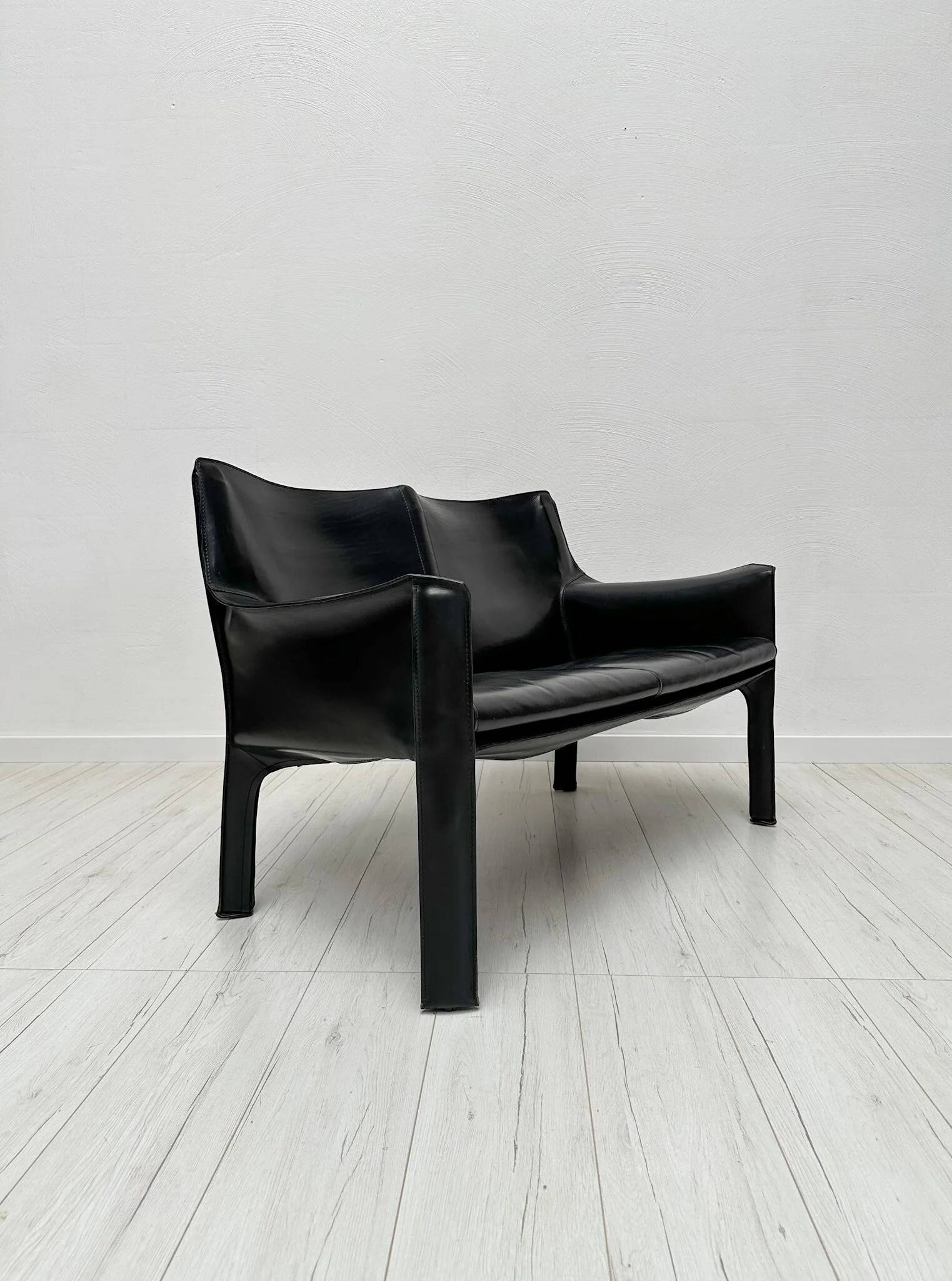 1980s vintage Italian designer ‘CAB 414’ 2-seater leather sofa by Mario Bellini for Cassina in black leather