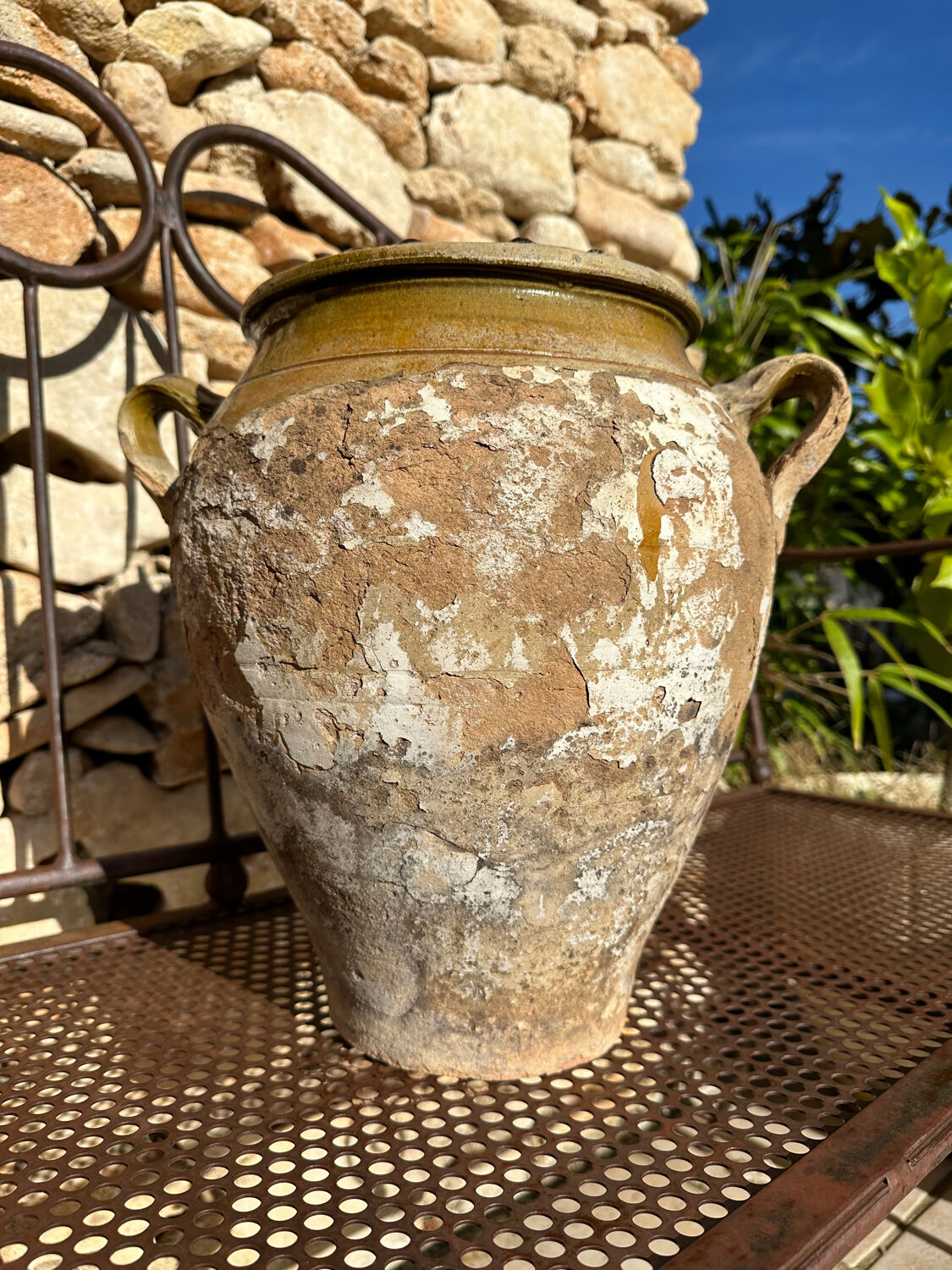 Ancient terracotta pottery jar