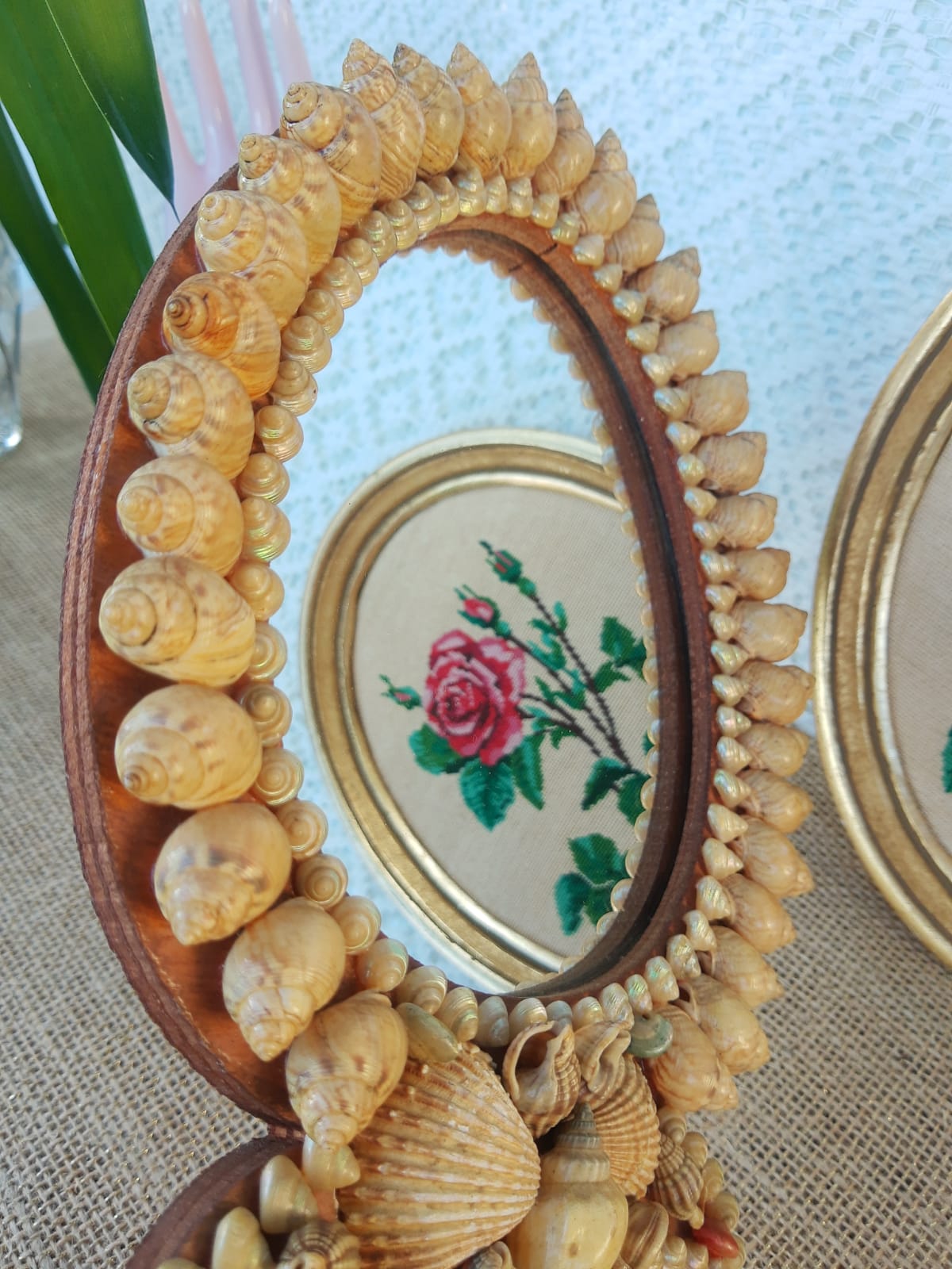 Hand or hanging mirror kitsch shells