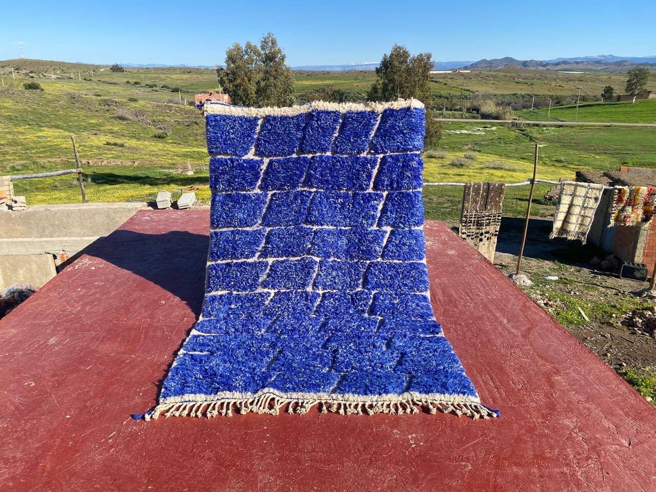 Beni Ouarain Berber rug in Majorelle blue, 250x150 cm – natural wool