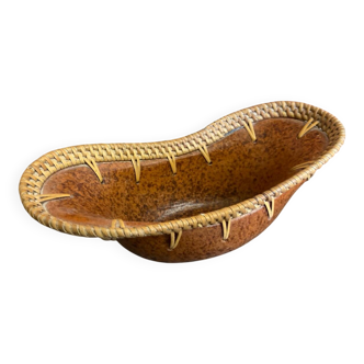 Old Brown Speckled Terracotta Pocket Video + Vintage Rattan Border