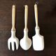 Lot de 3 ustensiles de cuisine artisanal décoratif faïence de Wloclawek Pologne