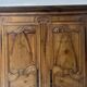 Armoire de style Louis XV en noyer massif XVIII siècle