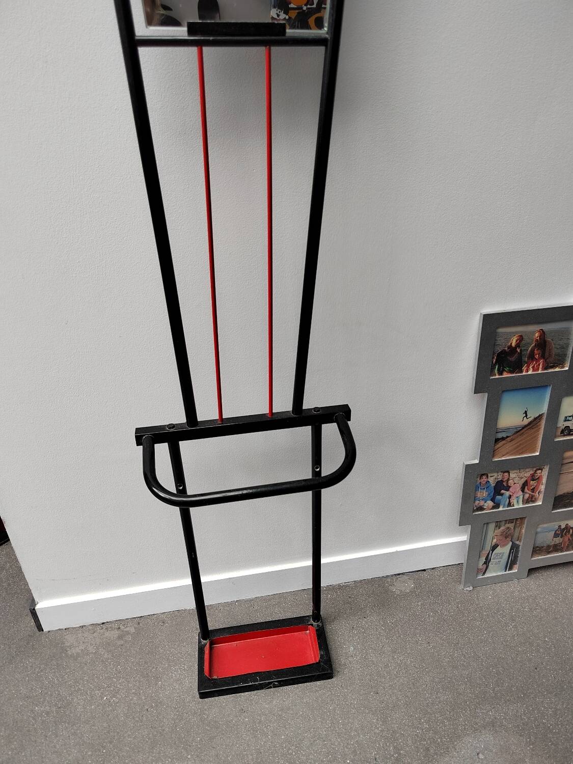 Coat rack/vintage iron mirror on foot 1970