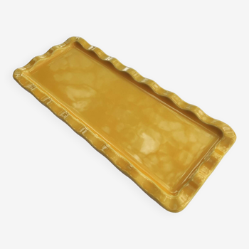 Cake dish in yellow earthenware