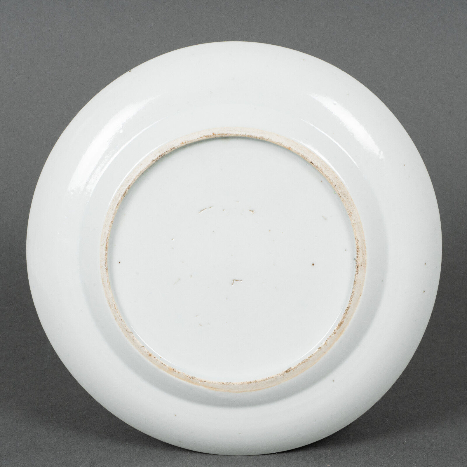 Porcelain plate of Canton XIXth decoration of butterflies and bird