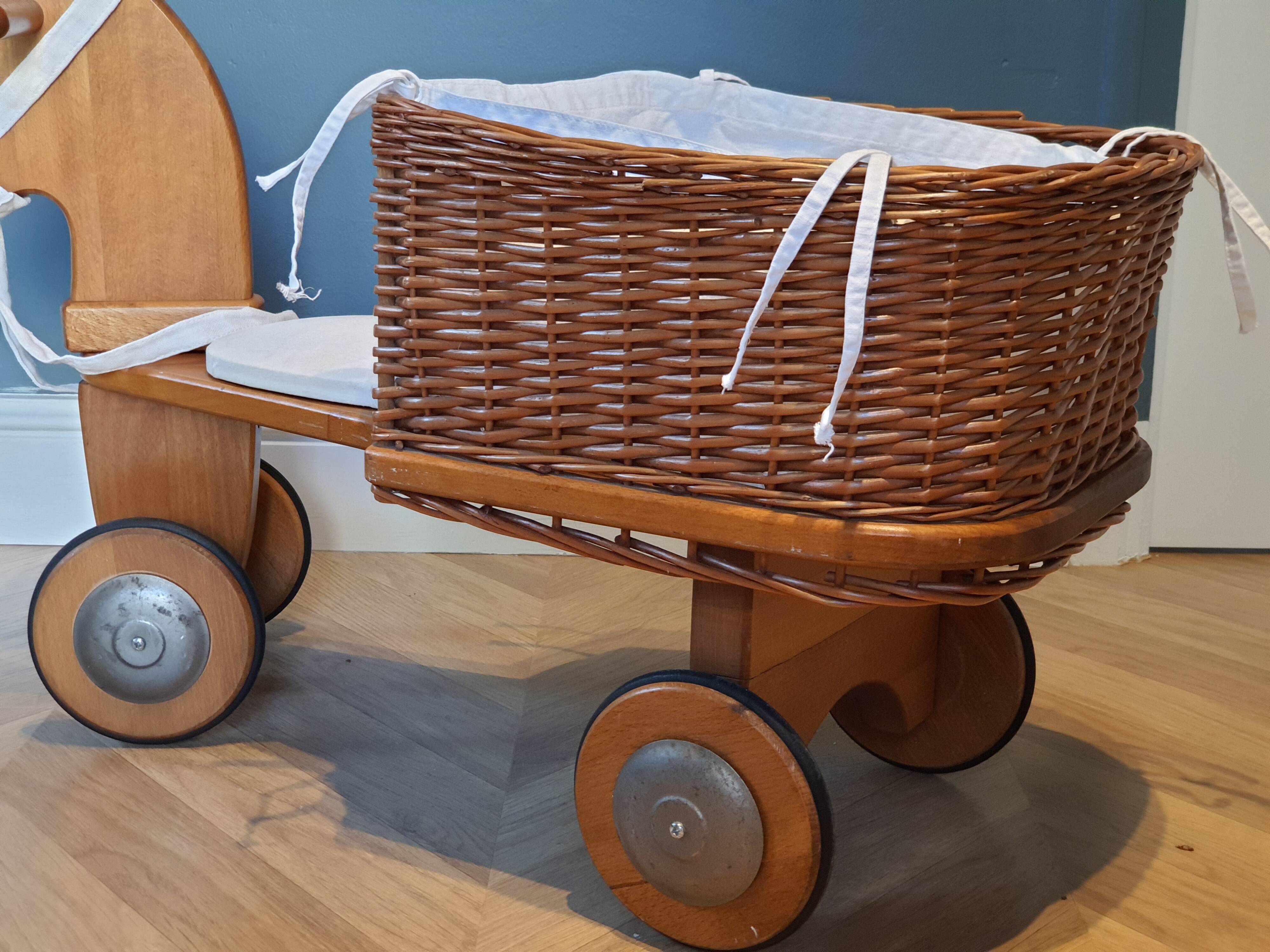 Cheval sur roulettes Moulin Roty