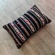 Coussin marocain berbère kilim noir fait main 35 x 50 cm