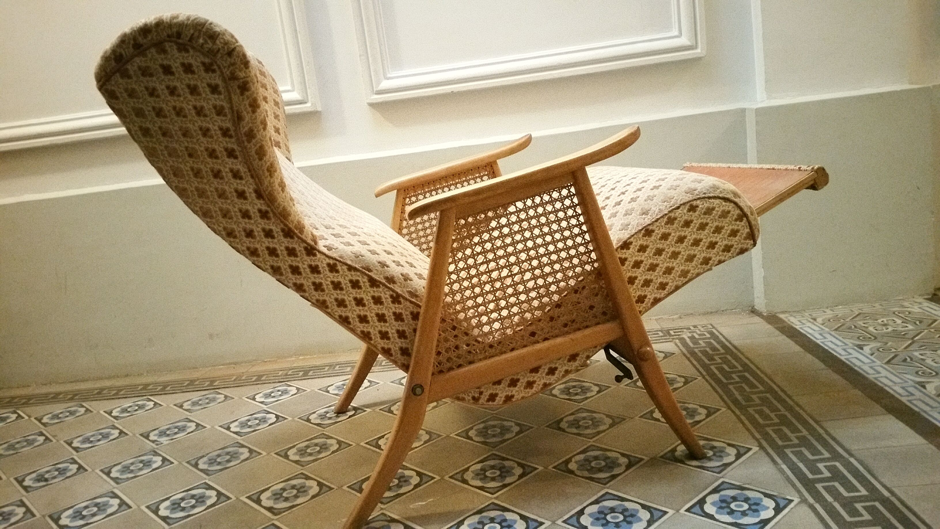 Chair wing chair has ears and has system relaxation 50/60s