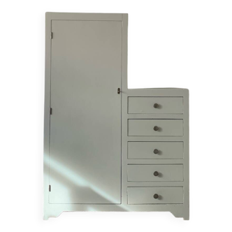 Armoire asymétrique