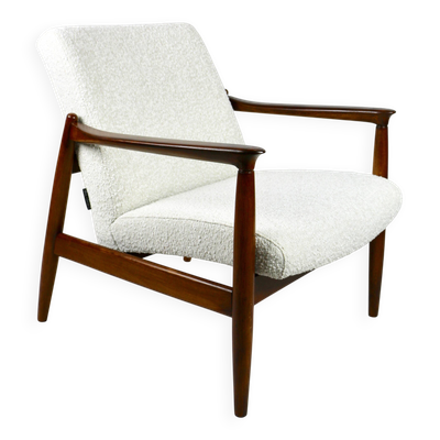 Fauteuil GFM-64, design d'Edmund Homa des années 60, en bouclé blanc.