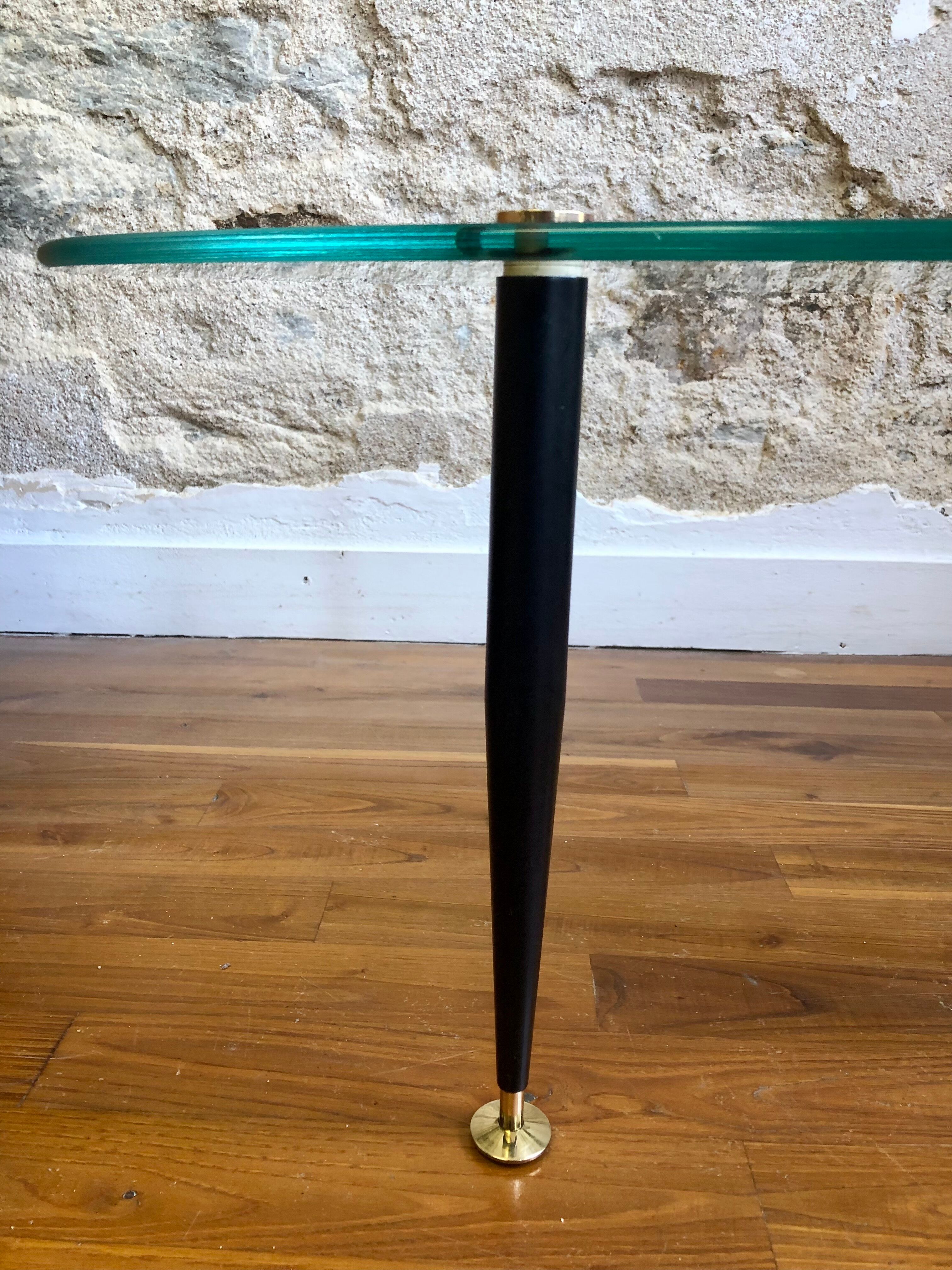 Set of trundle coffee tables in glass and brass