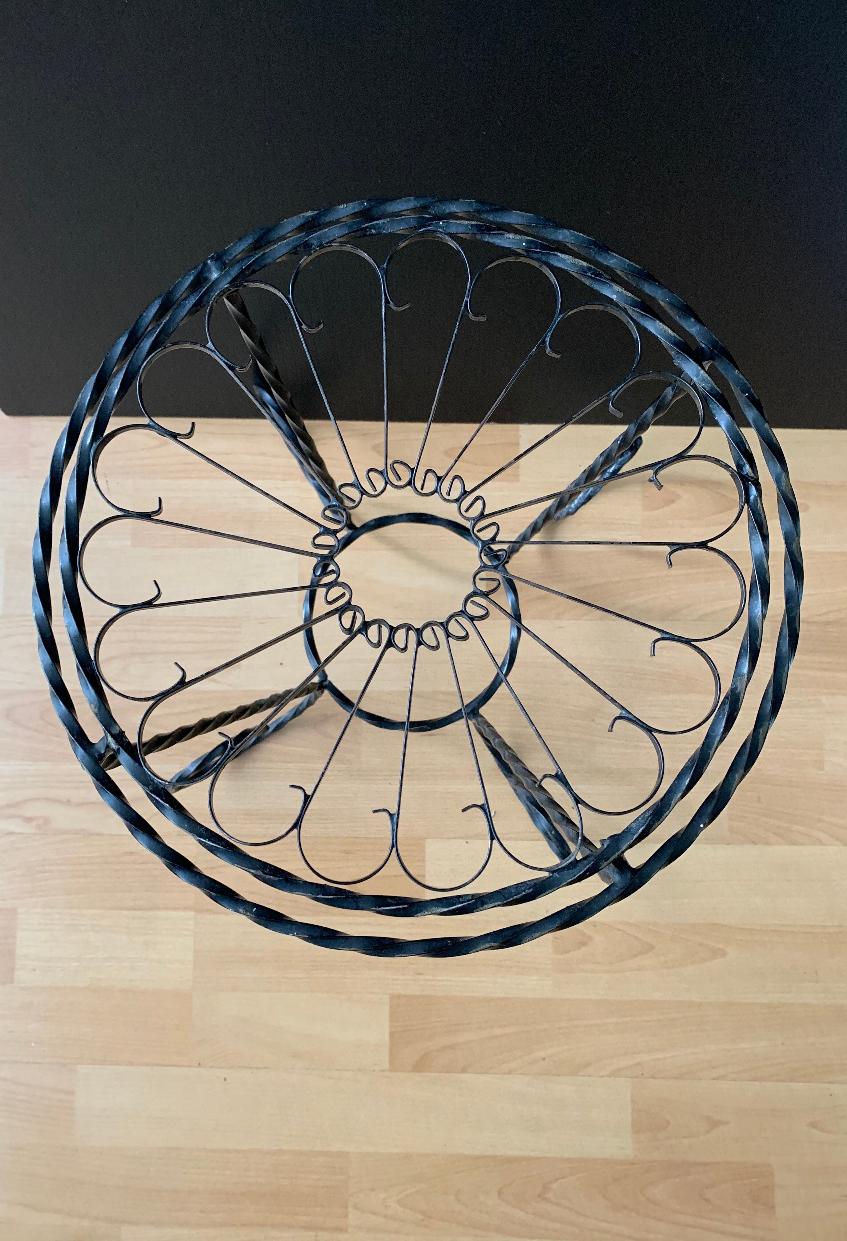 Side table wrought iron flower decoration