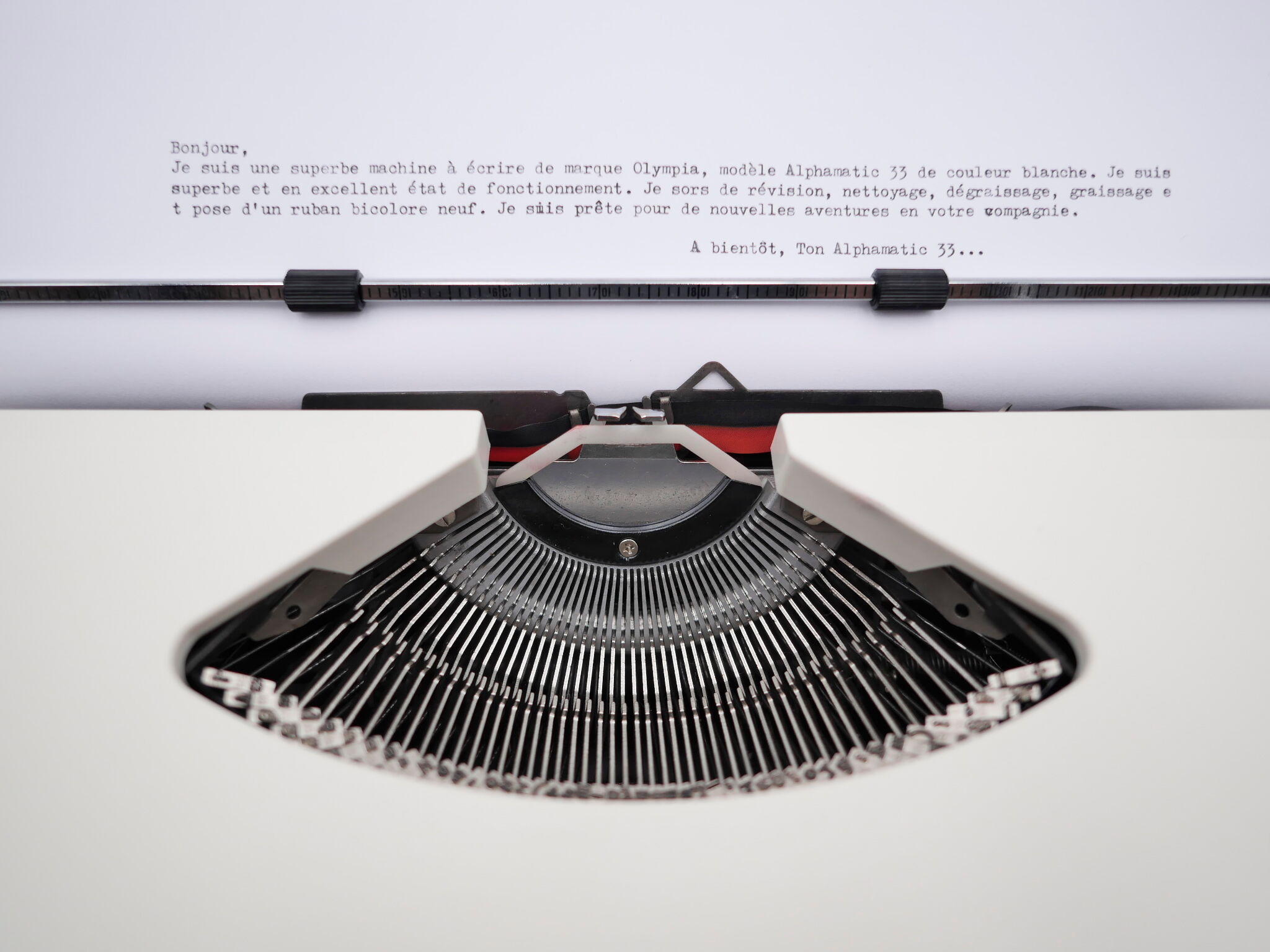 Typewriter Olympia Alphamatic 33 white revised ribbon new 1980