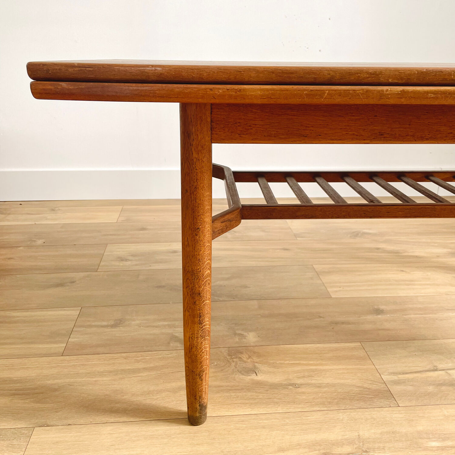 Extendable table by Folke Ohlsson