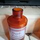 Lot de trois flacons de pharmacie