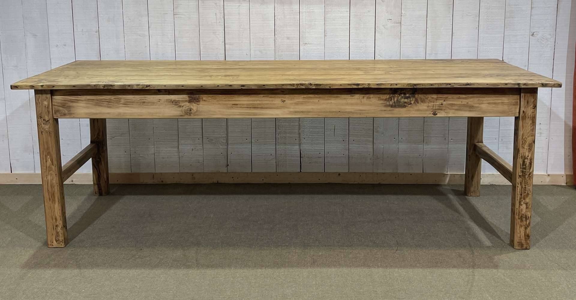 Farm table in poplar from the early 20th century.