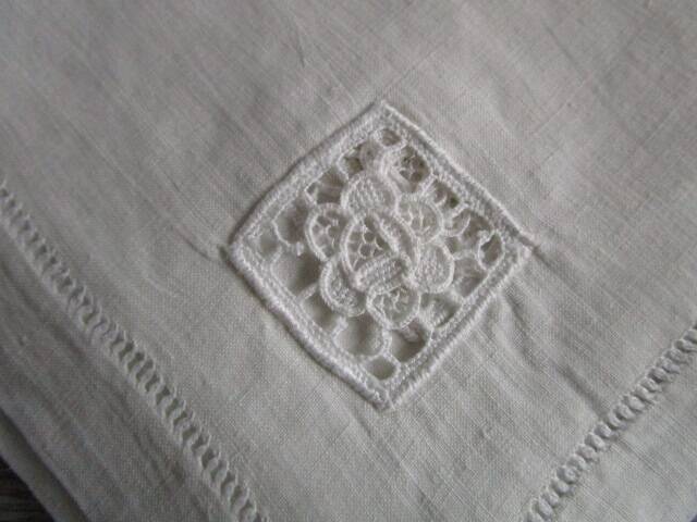 12 antique embroidered tea napkins 28x28cm