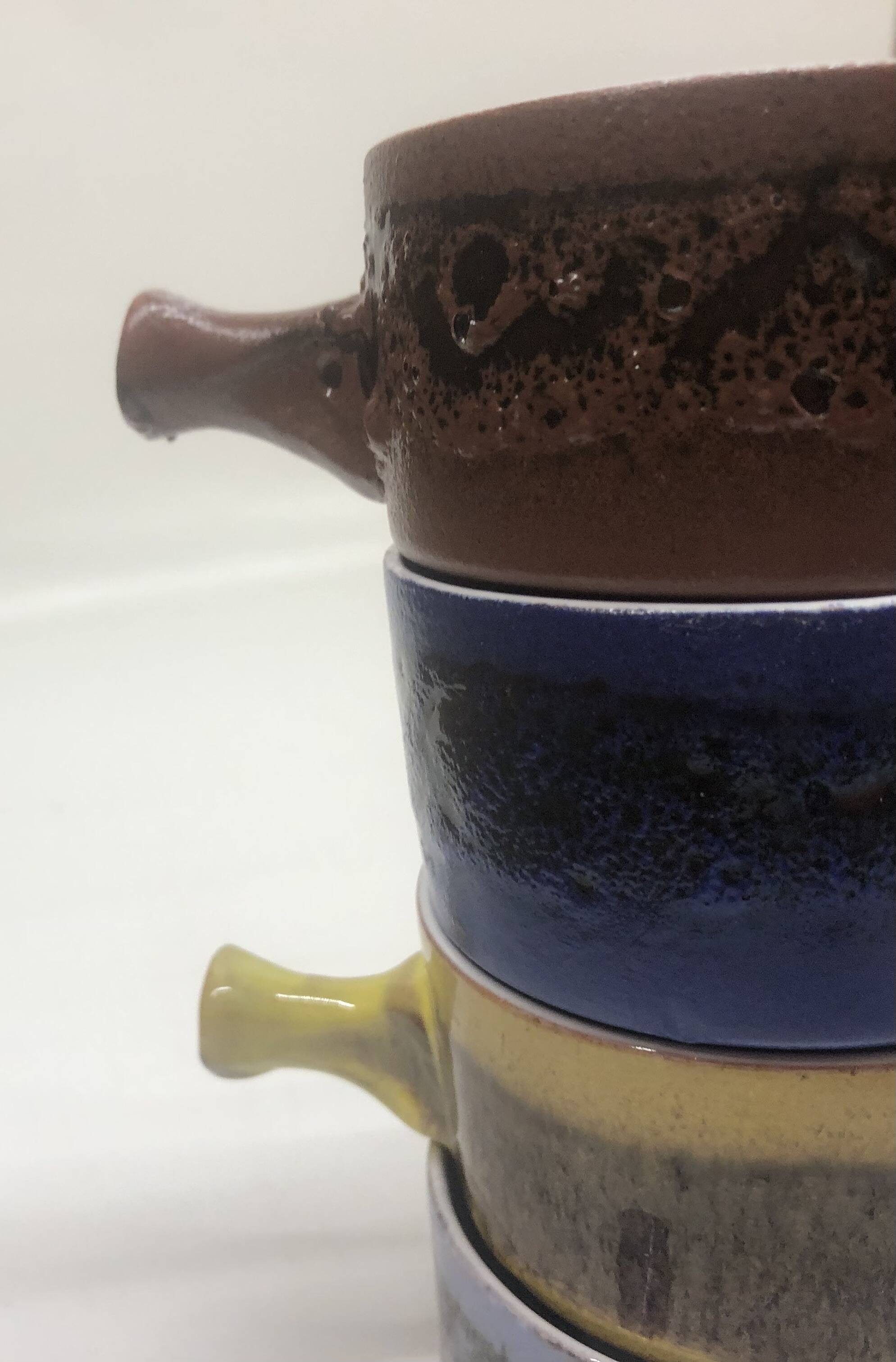 Set of 4 ceramic bowls