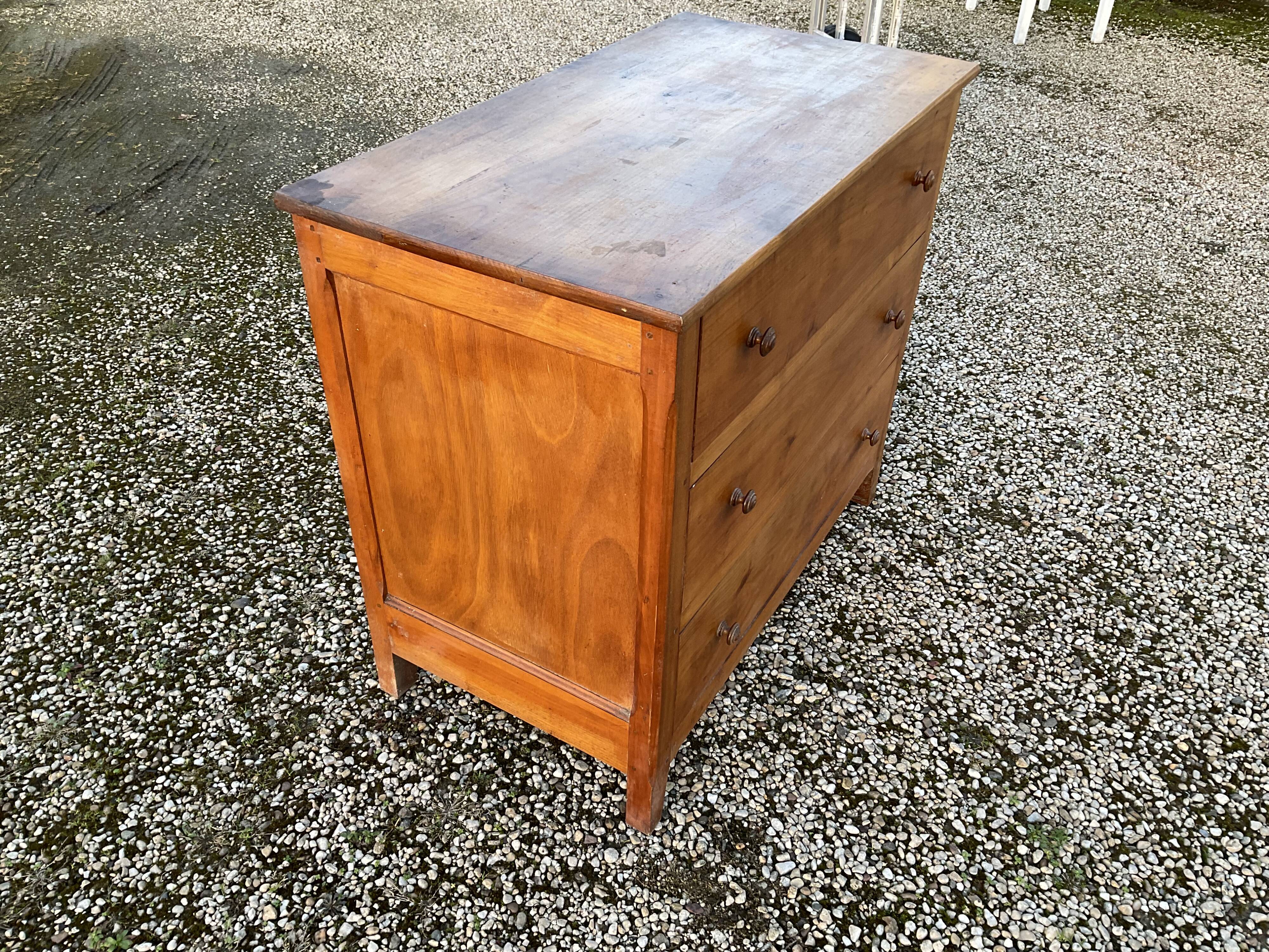 Chest of drawers