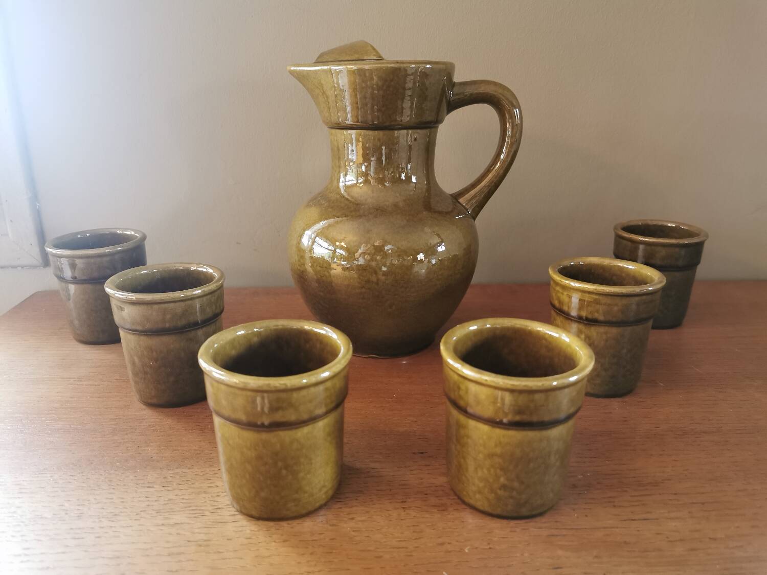 Vintage ceramic pitcher and 6 cups