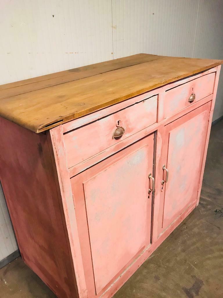 Commode rose vintage