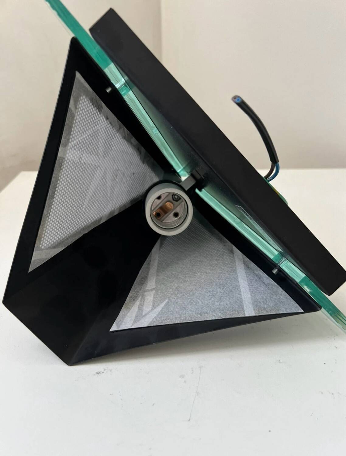 Memphis style designer wall lamp 1980 NADAIR triangle plexiglass