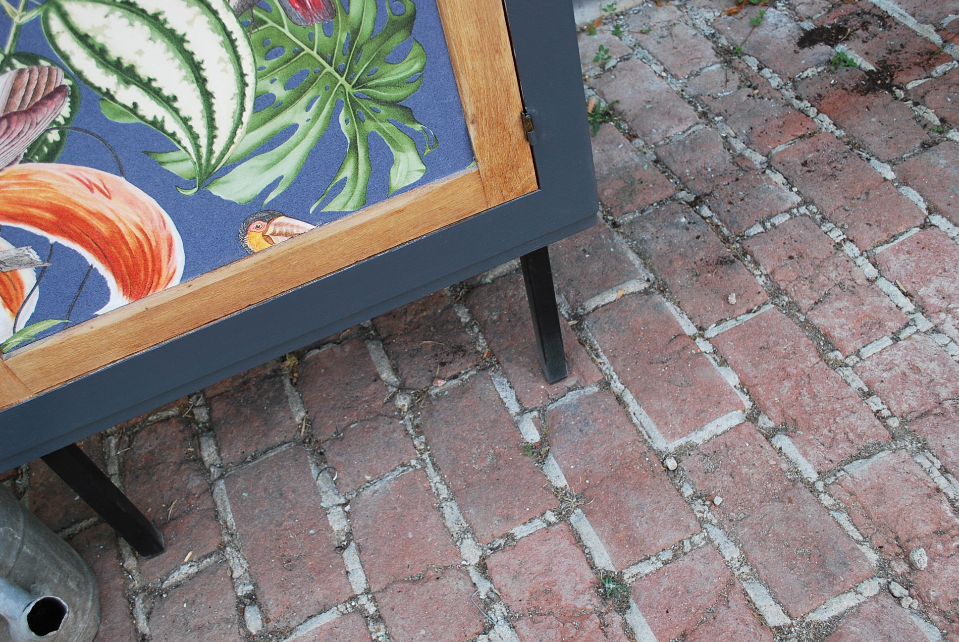 Buffet Mado renovated blue night