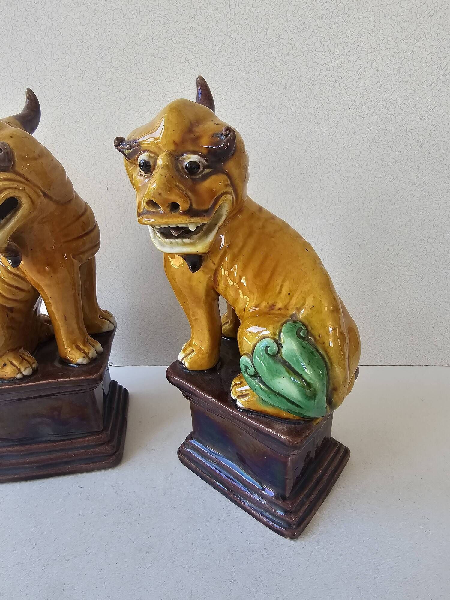 Porcelain Sculpture Pair of Chinese Foo Dogs (Sancai)