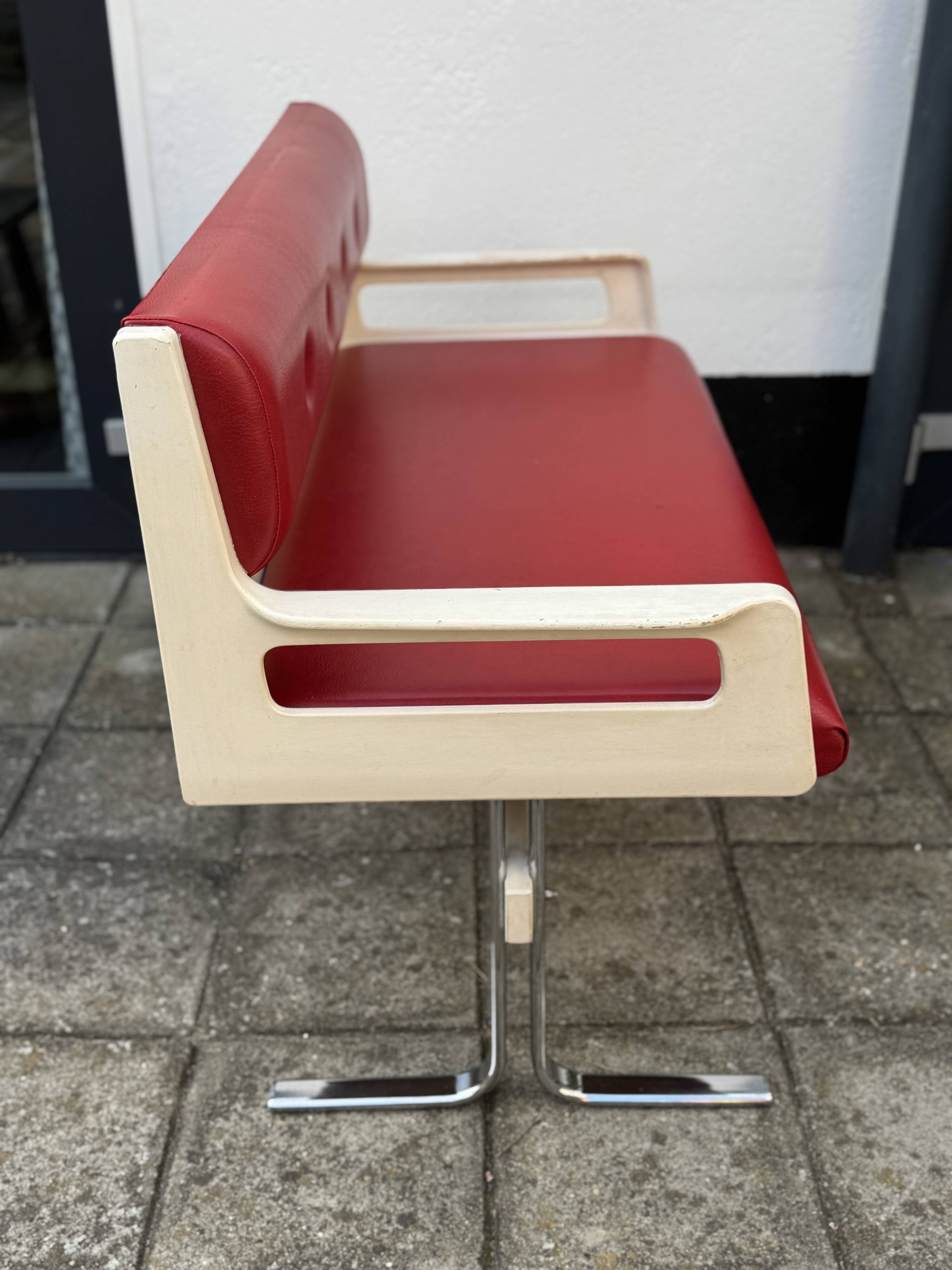 Space Age Bench by EKA Wohnmobel