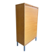 Classeur, armoire à rideaux roulant vintage en bois sur pieds chromés