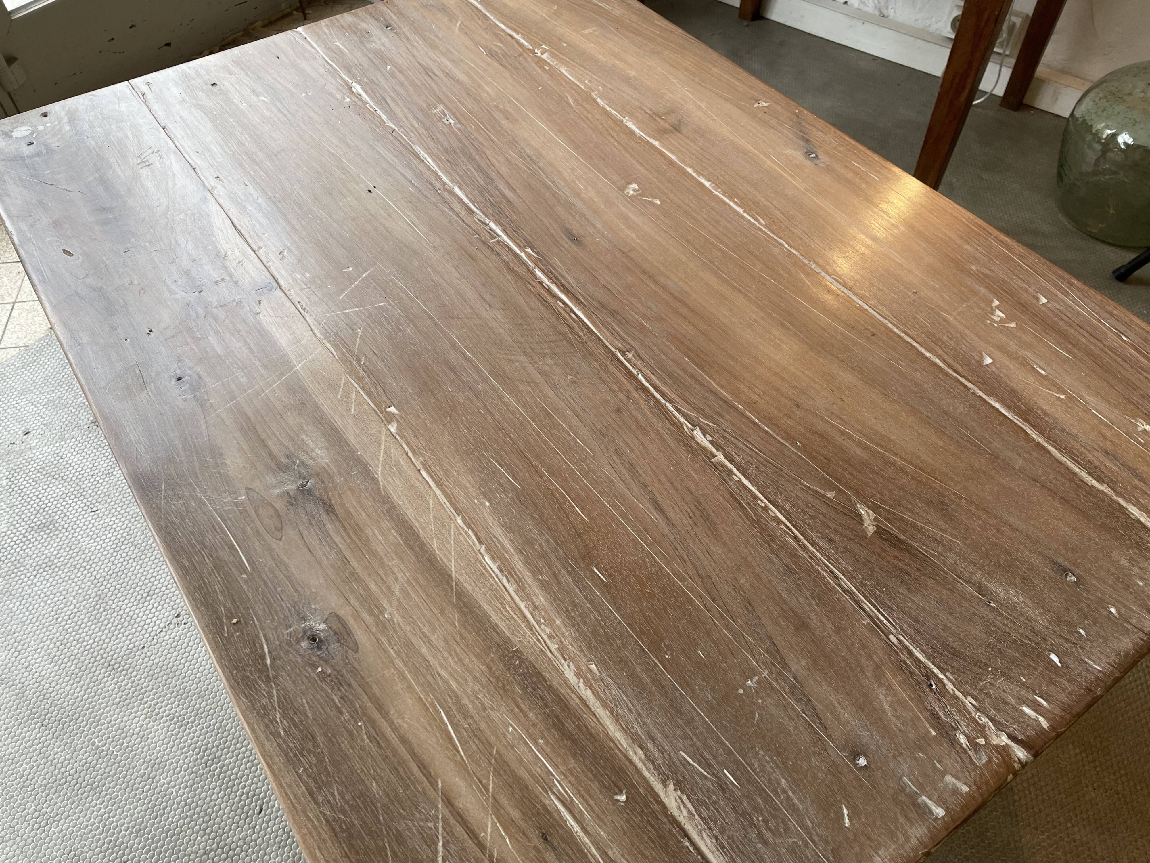 Coffee table with drawer