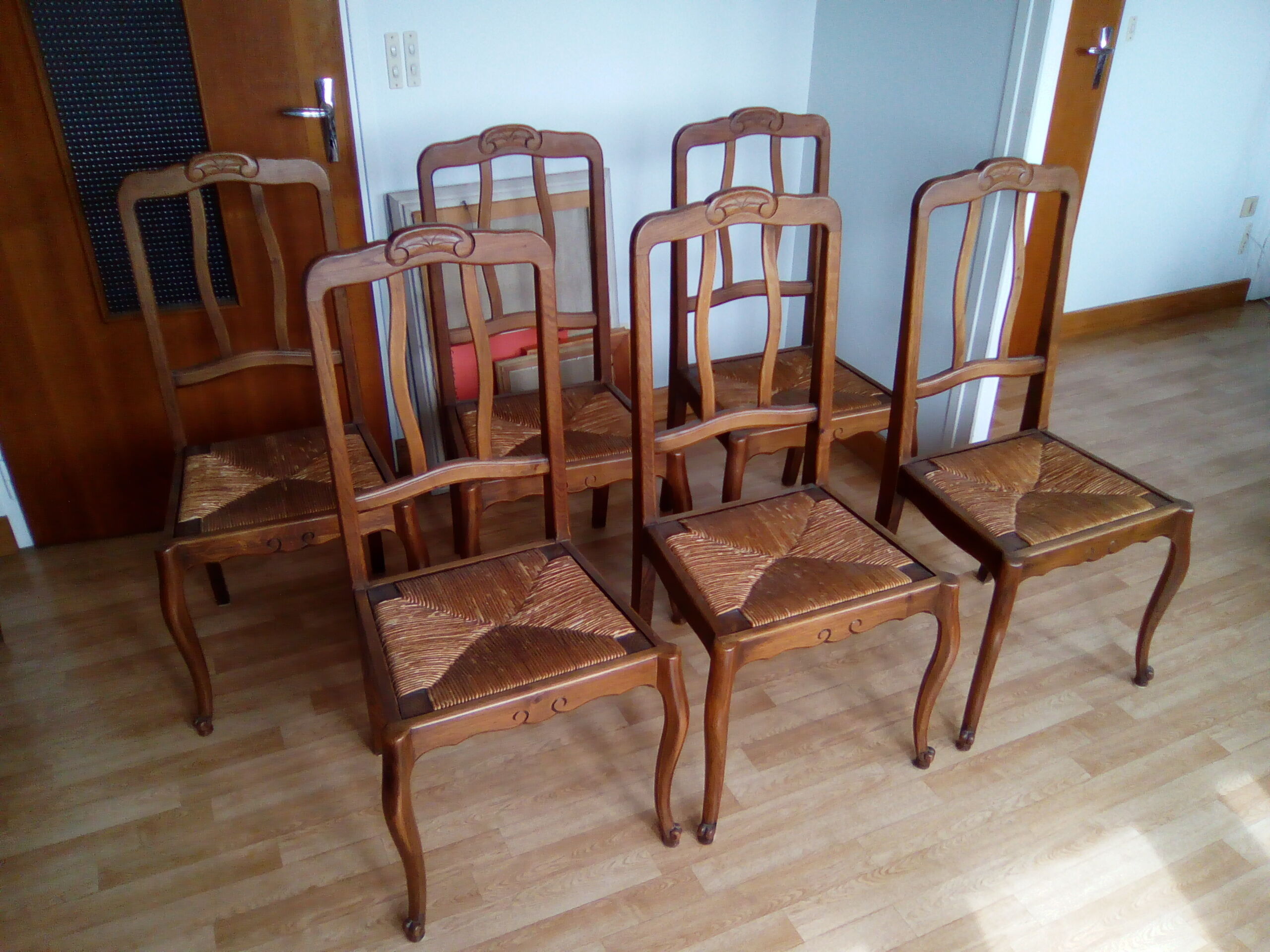 Solid oak chair inspired by Louis XV/regency