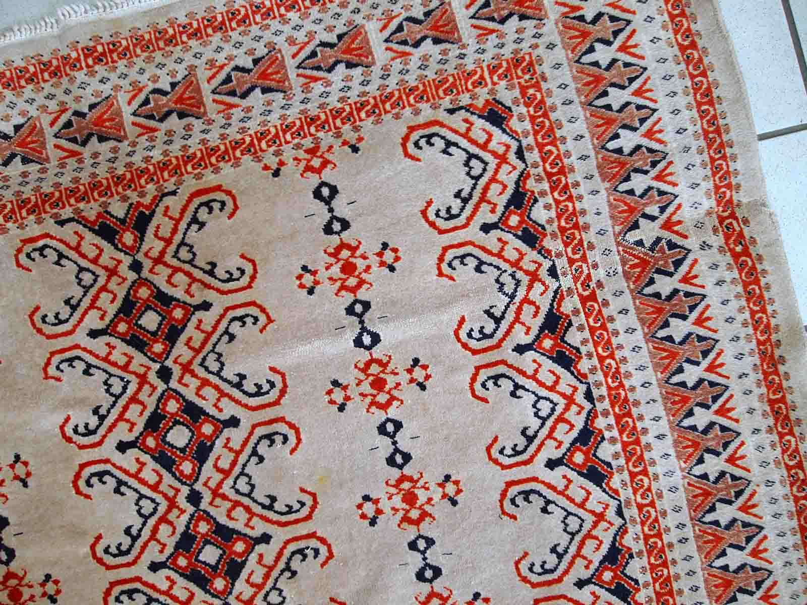 Vintage carpet Uzbek Bukhara handmade 127cm x 173cm 1960s, 1C491