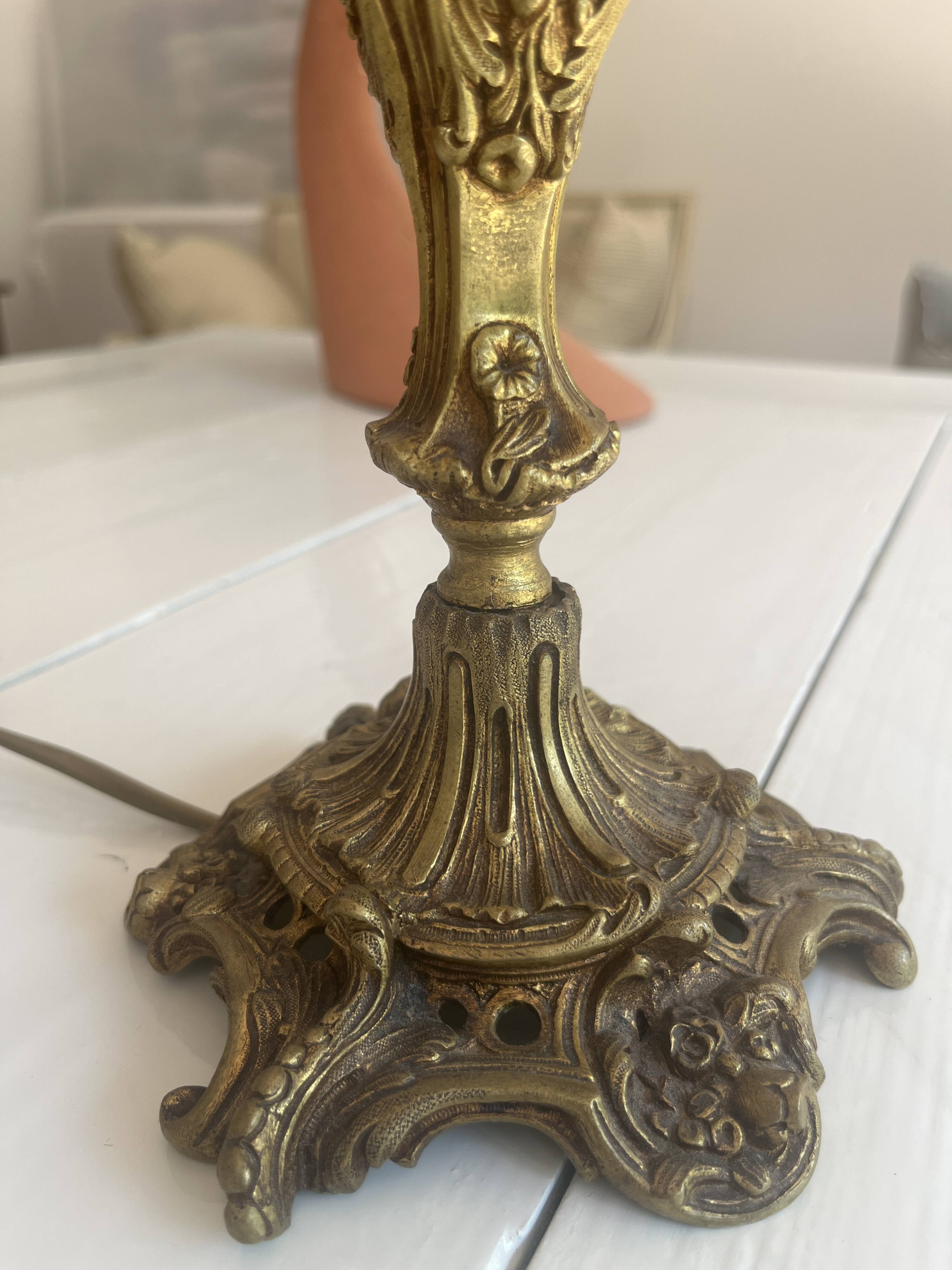 Lampe bronze style rocaille époque XVIII