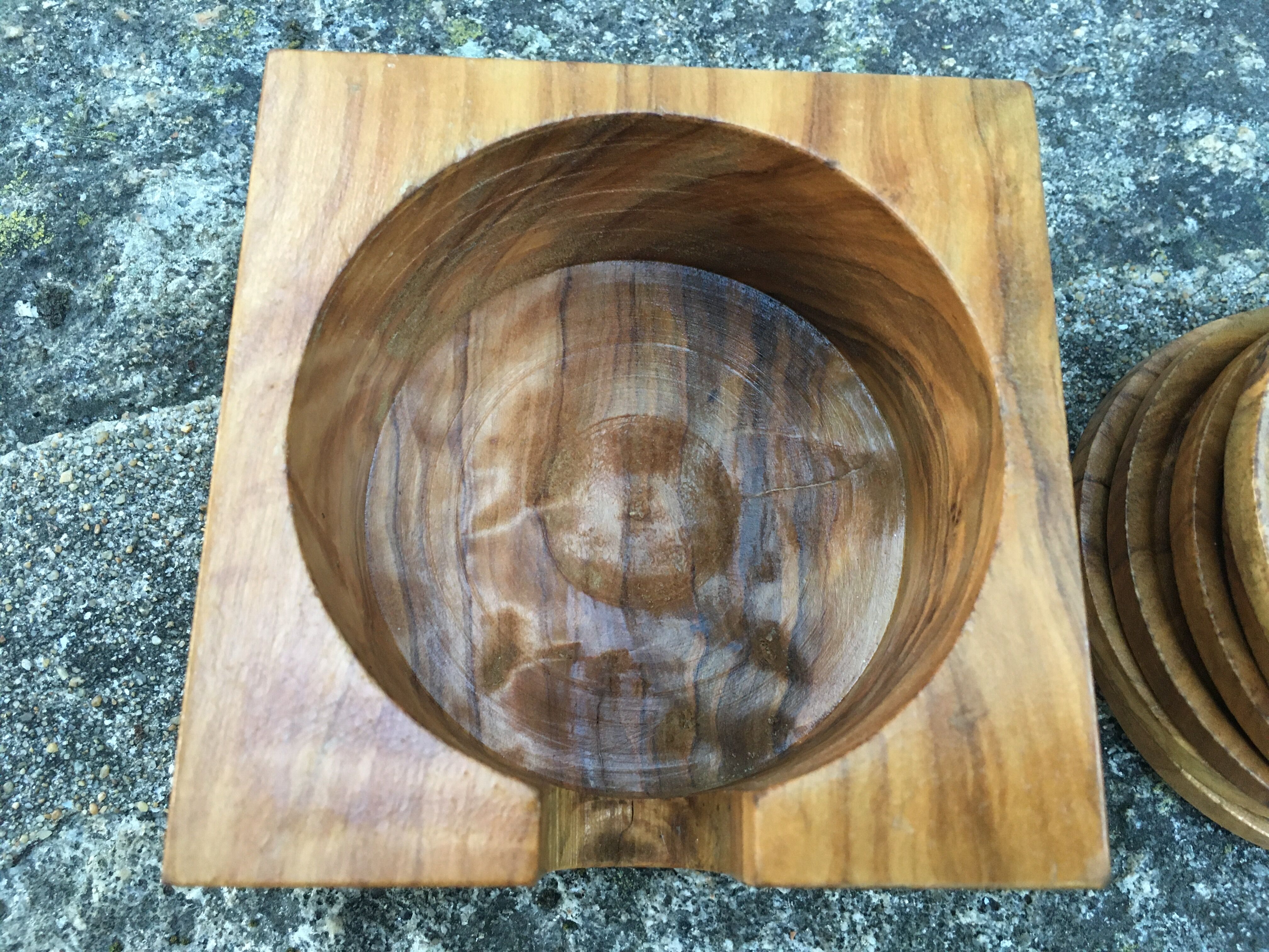 Set of 6 olive wood coasters
